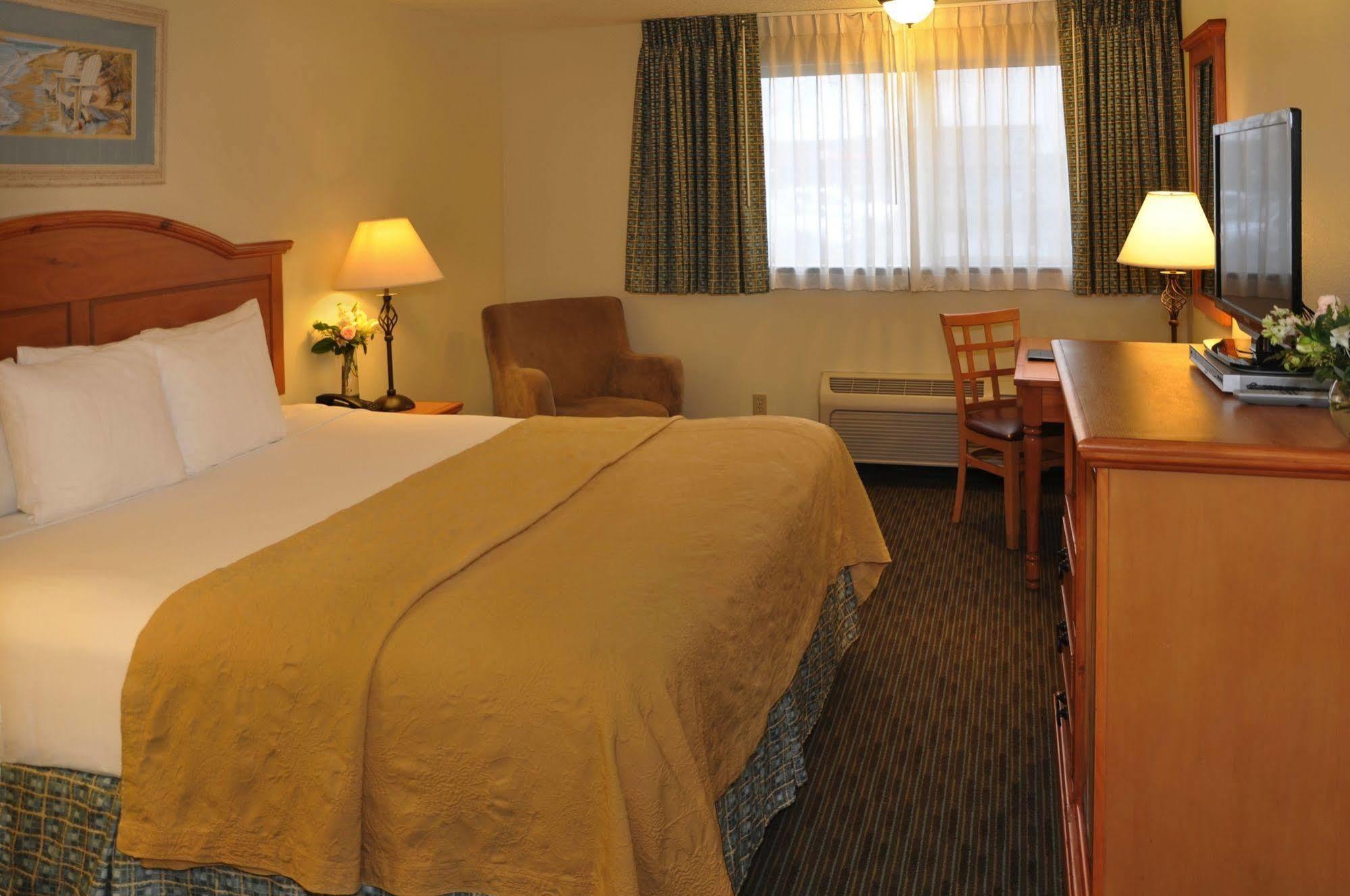 Quality Inn & Suites Silverdale Bangor-Keyport Экстерьер фото