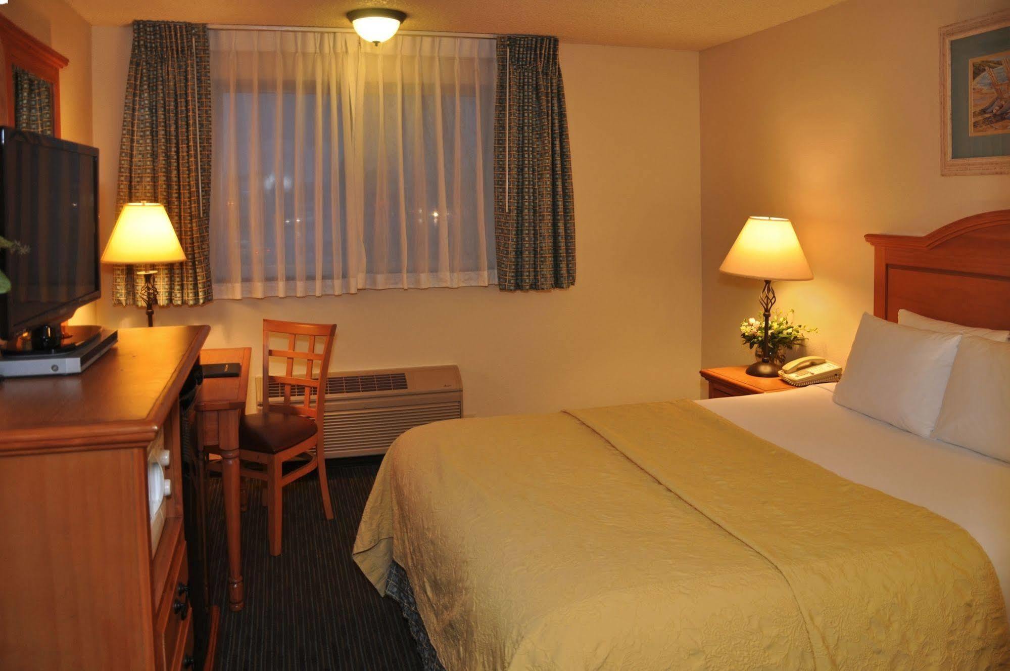 Quality Inn & Suites Silverdale Bangor-Keyport Экстерьер фото
